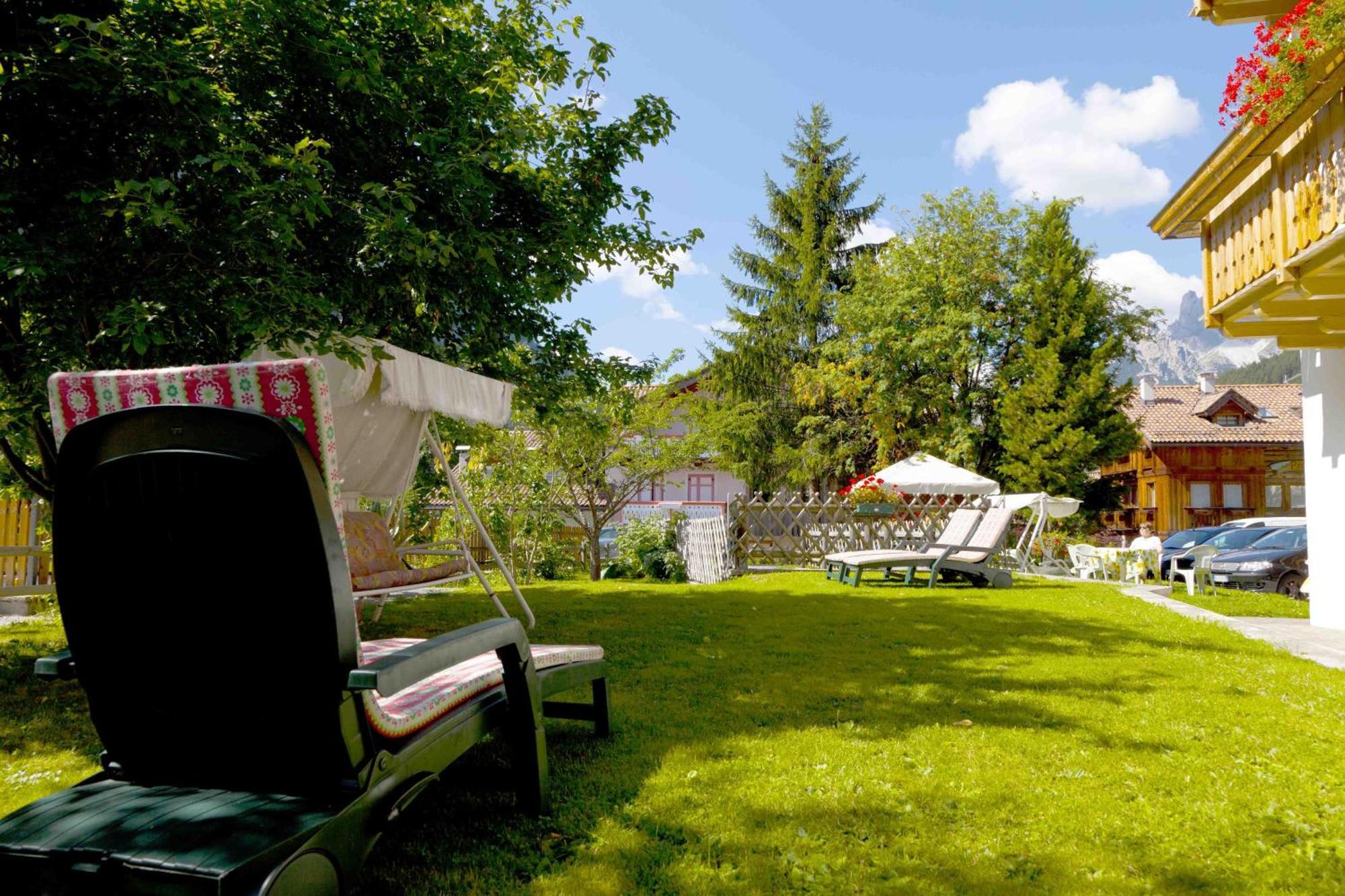 Garni Tyrolia Hotel Campitello di Fassa Exterior foto