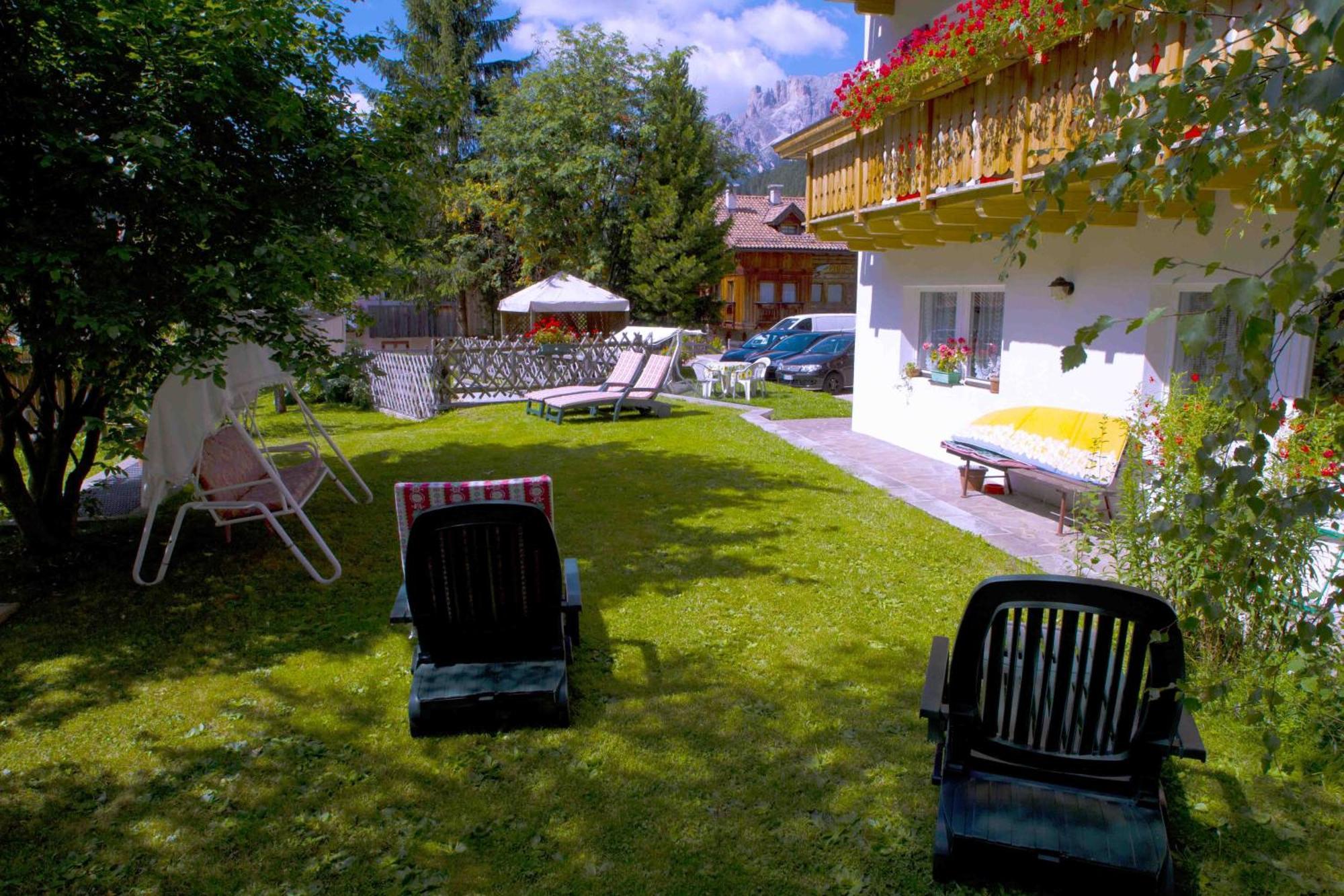 Garni Tyrolia Hotel Campitello di Fassa Exterior foto