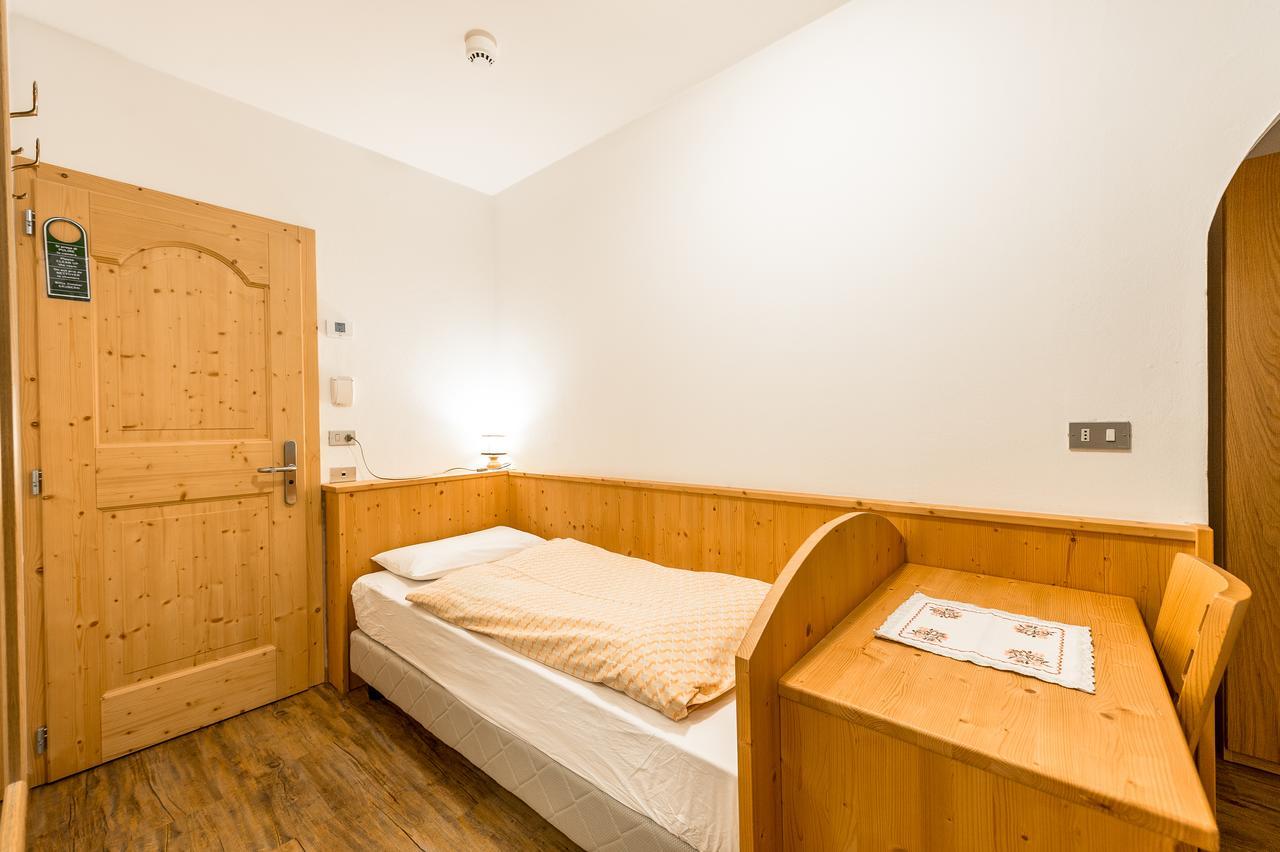 Garni Tyrolia Hotel Campitello di Fassa Exterior foto
